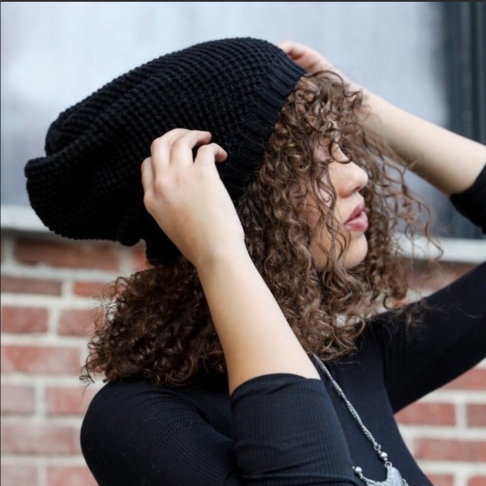 Black Beanie - Picture 5 of 11